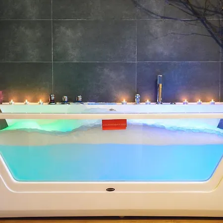 Rural House With Jacuzzi And Fireplace In The For 2 People