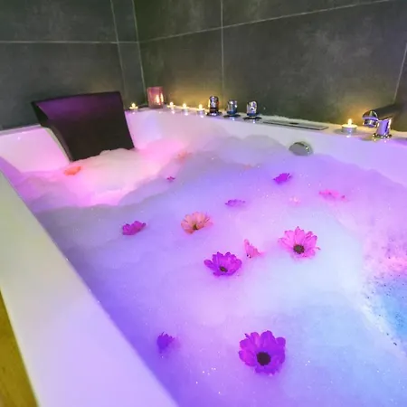Rural House With Jacuzzi And Fireplace In The For 2 People Casa vacanze Riello